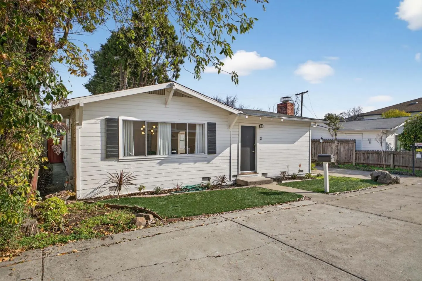 3 Vera Ct, Redwood City