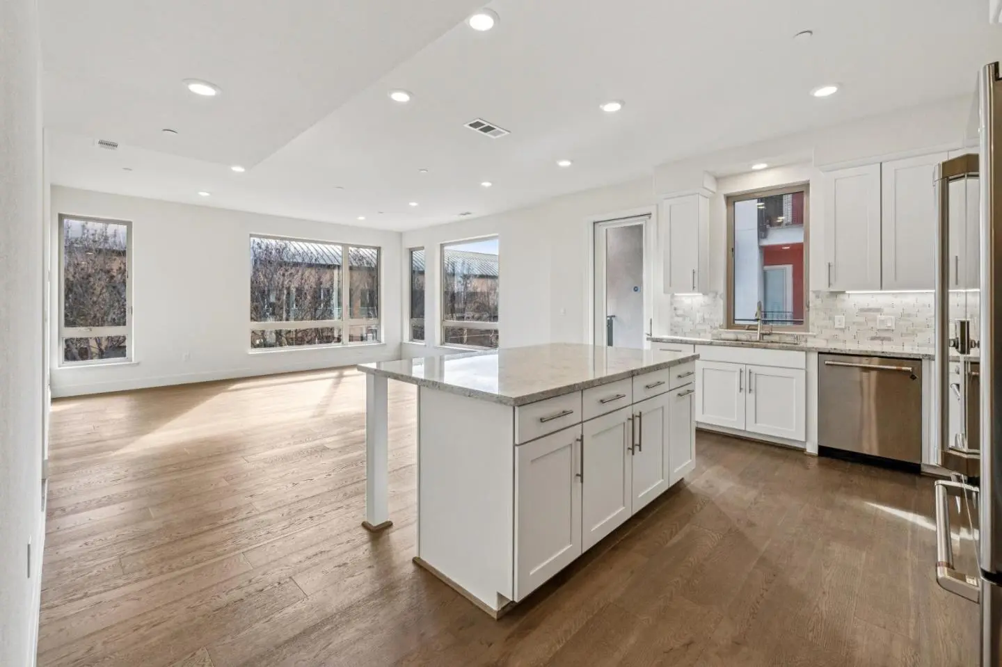 1058 Foster Square Ln 204, Foster City