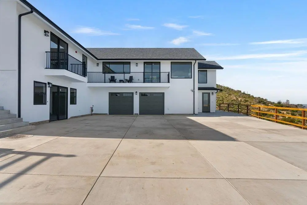 228 Pine Canyon Rd, Salinas