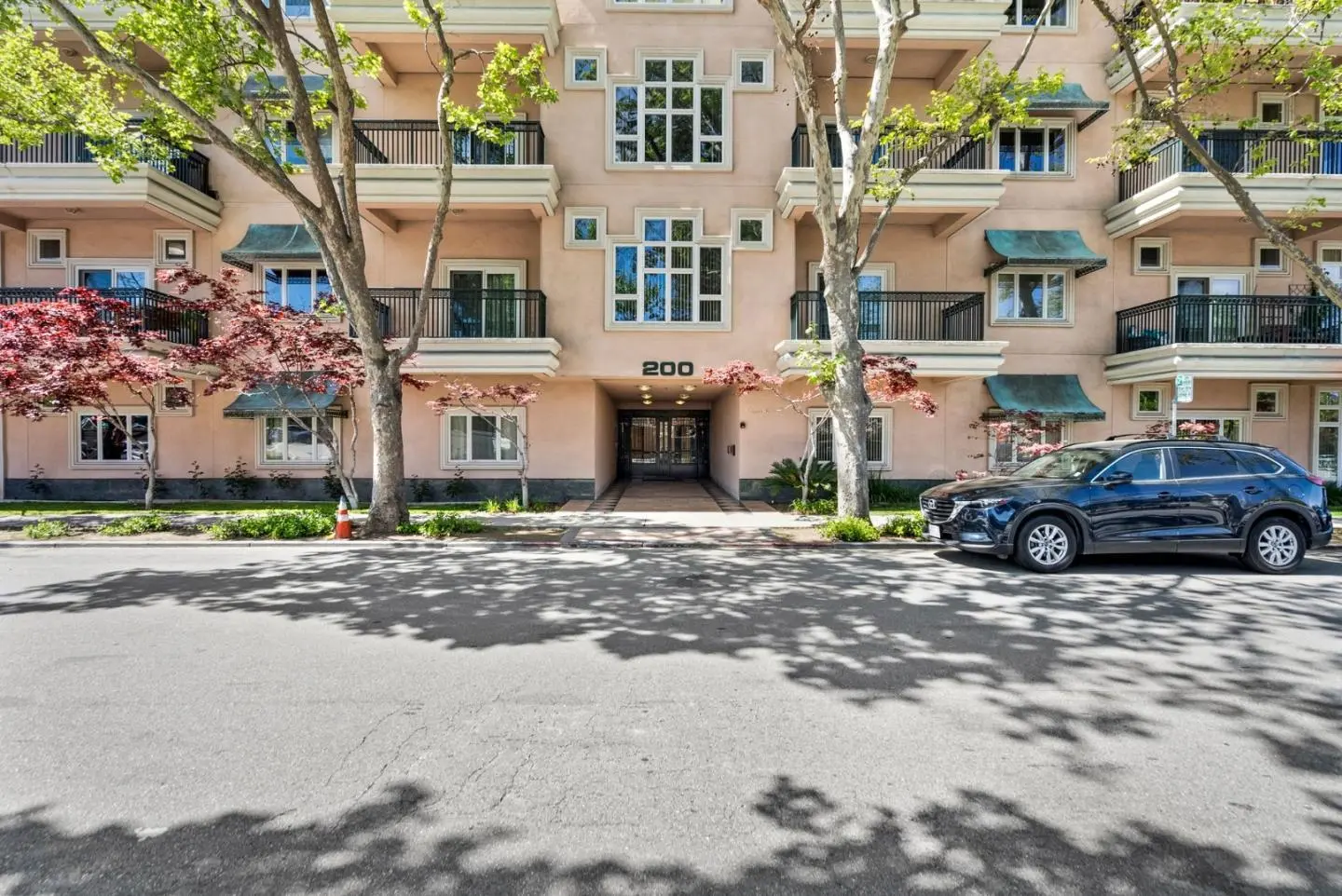200 Sheridan Ave 104, PALO ALTO