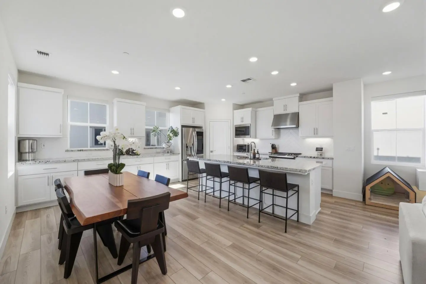 9263 Vista Cove Way, Newark