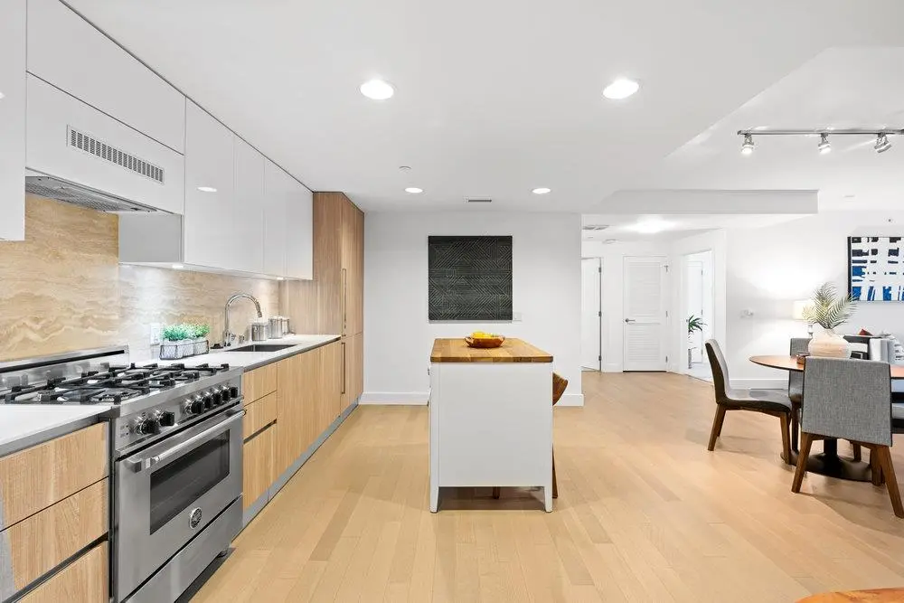 8 Buchanan St 300, San Francisco