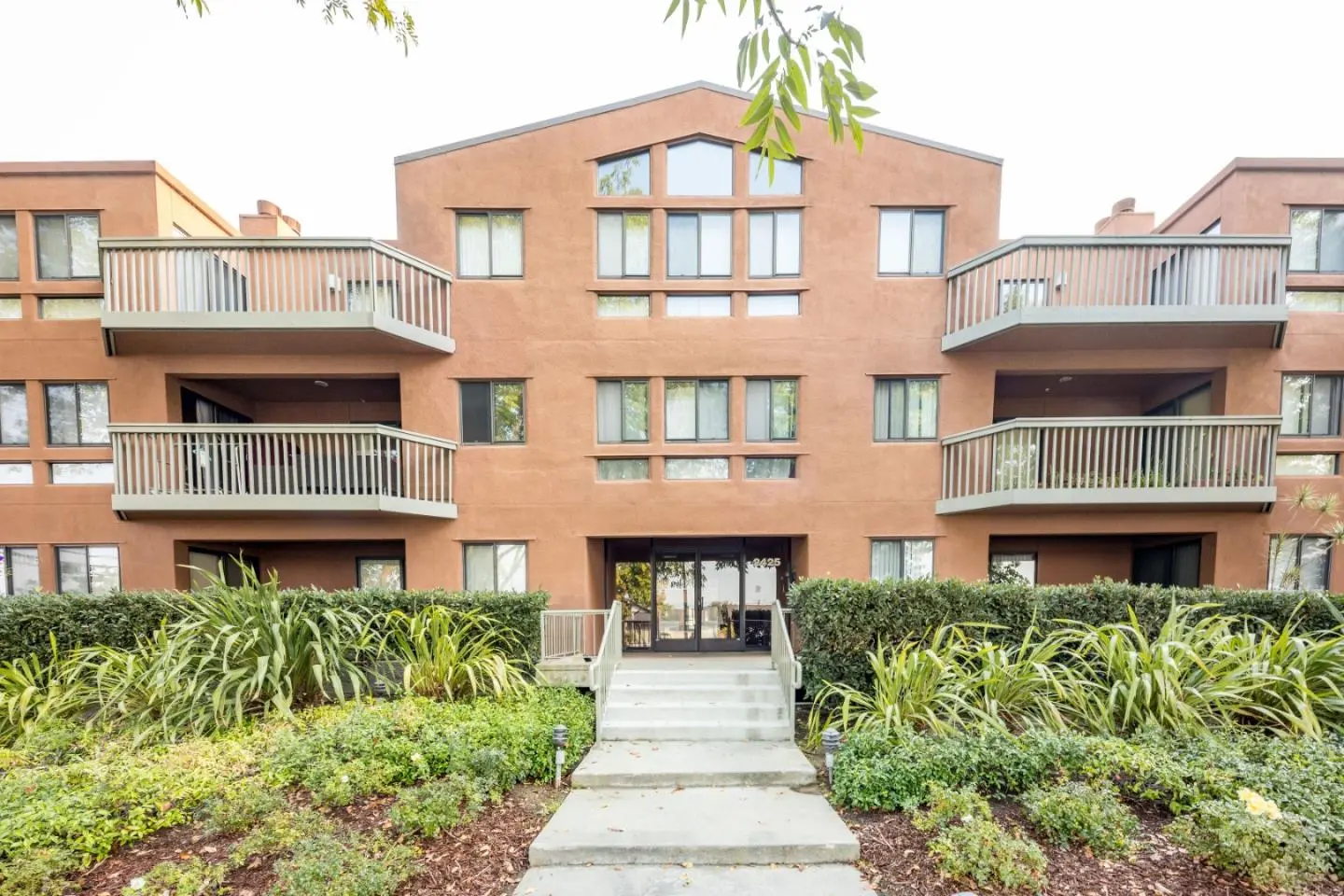 2425 S Norfolk St 204, San Mateo