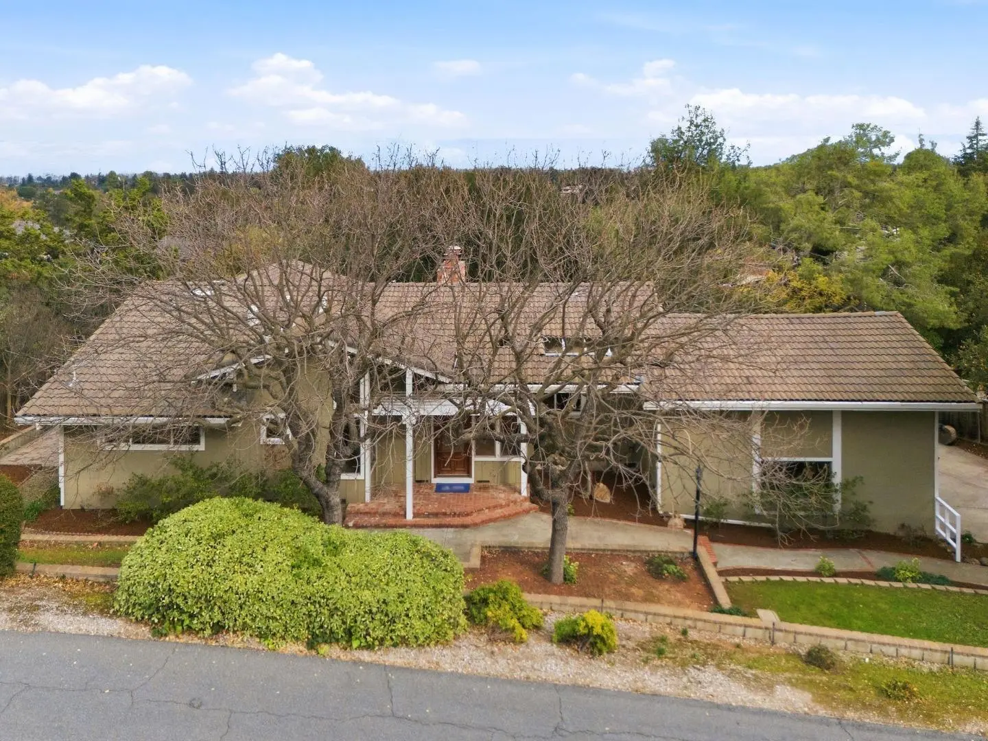 10140 Hillcrest Rd, CUPERTINO