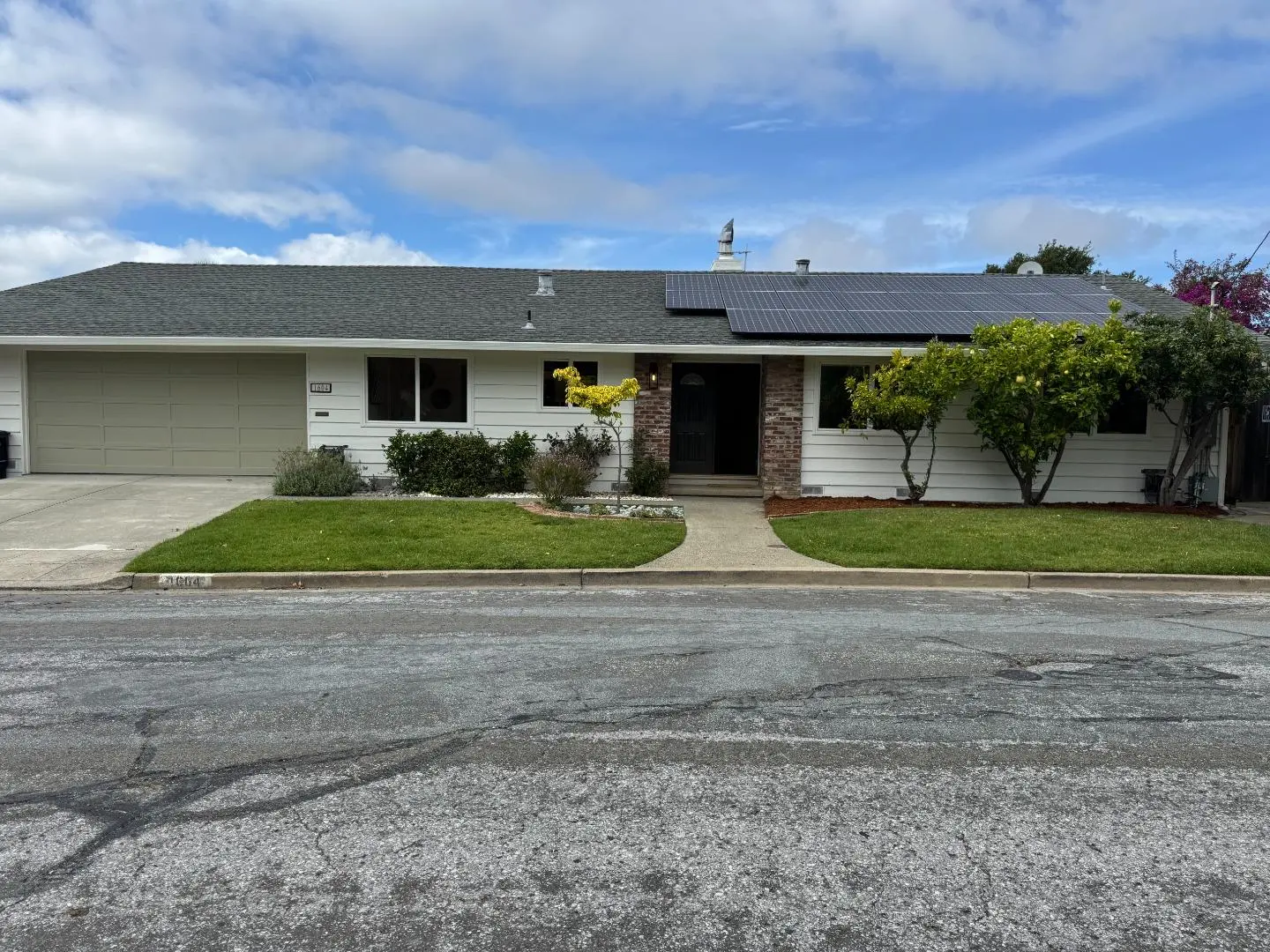 1604 El Verano Way, BELMONT