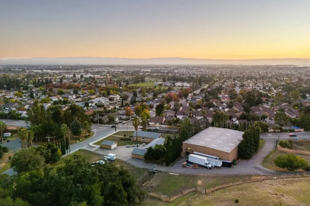 1995 Old Calaveras Rd, Milpitas