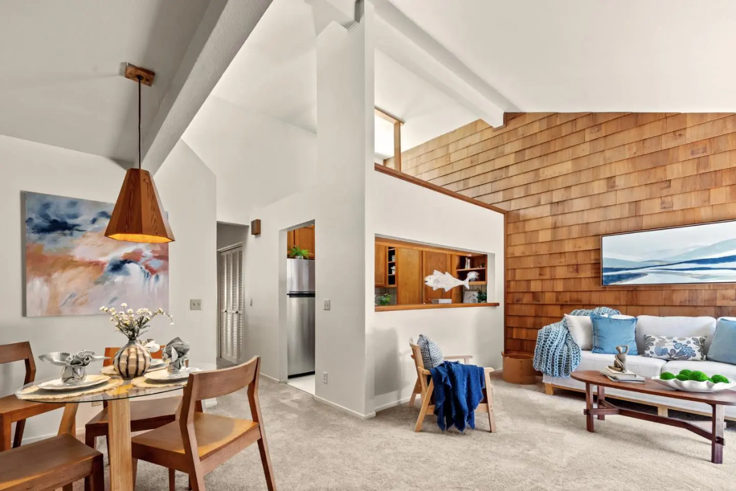 461 Dela Vina Ave 209, MONTEREY