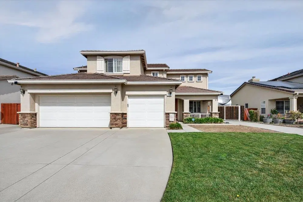 730 Calais Dr, HOLLISTER