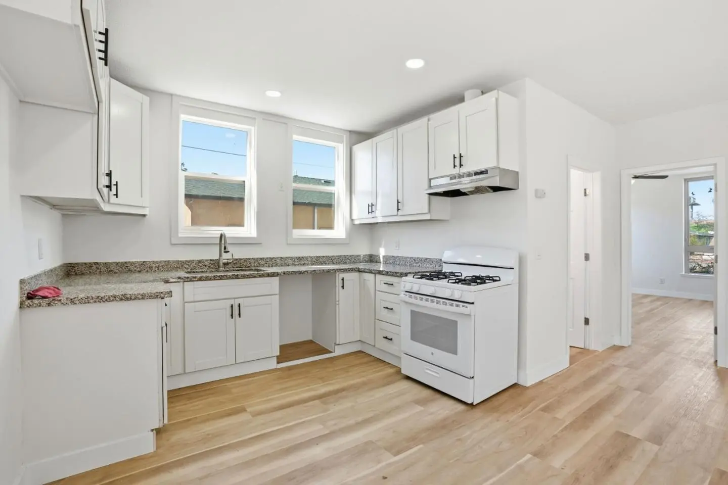 345 S Pilgrim St, STOCKTON