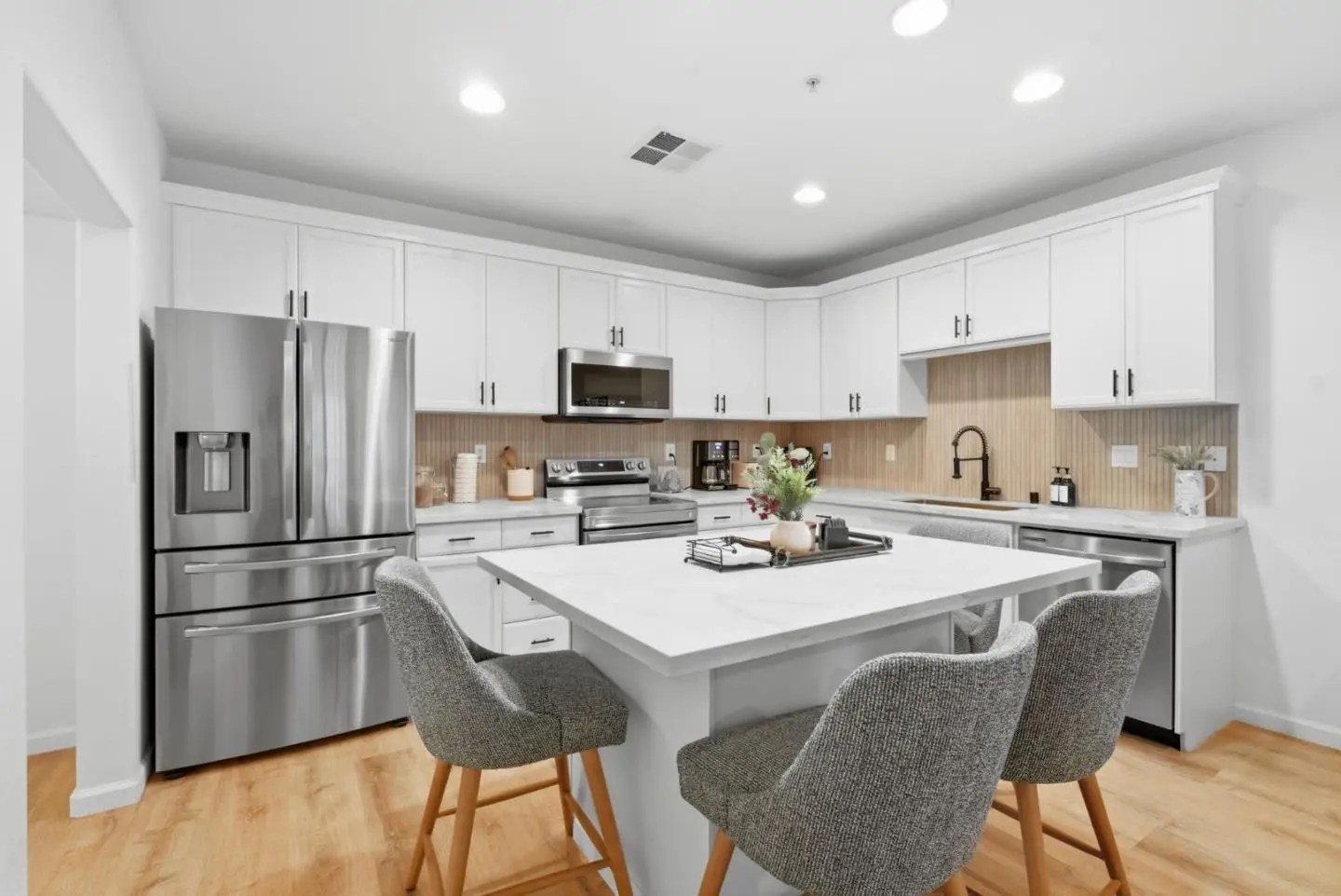 88 N Jackson Ave 211, San Jose