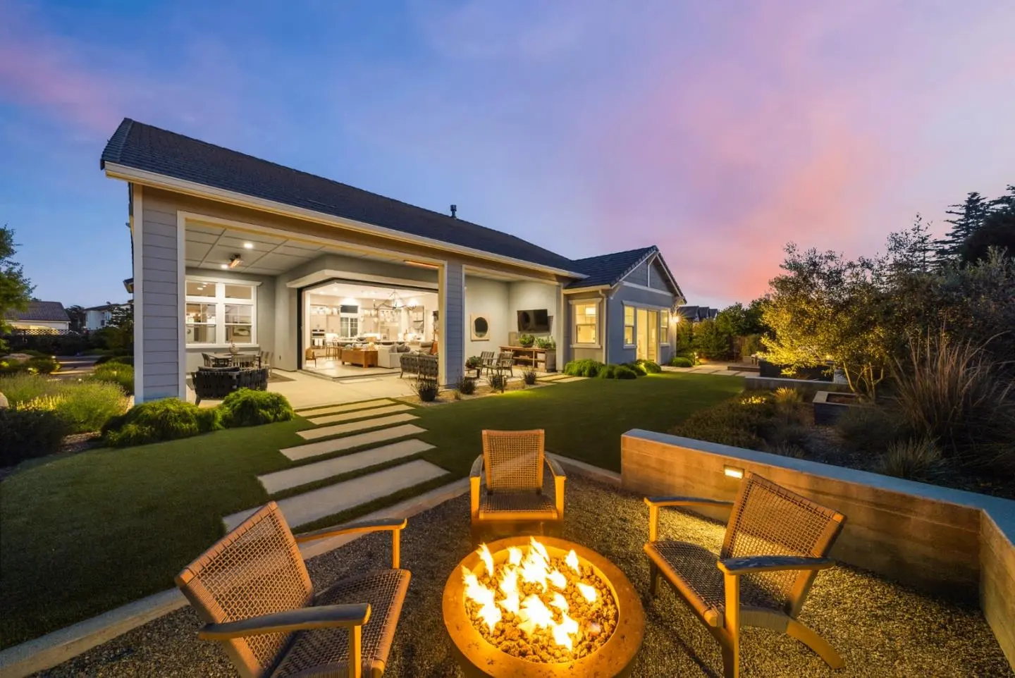 3007 Bluffs Dr, MARINA