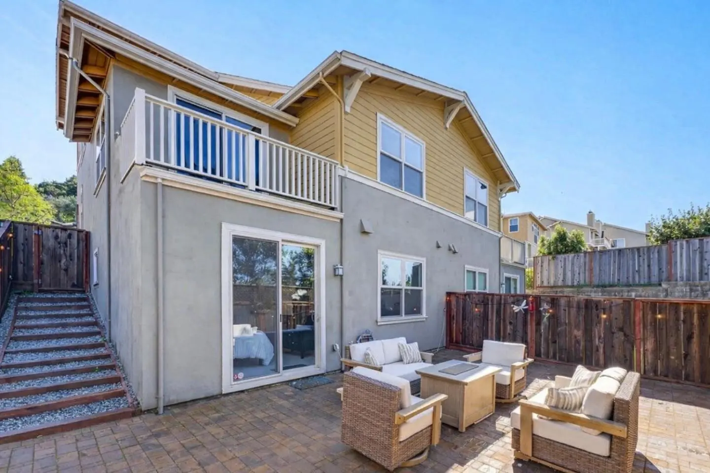 903 Lundy Ln, Scotts Valley