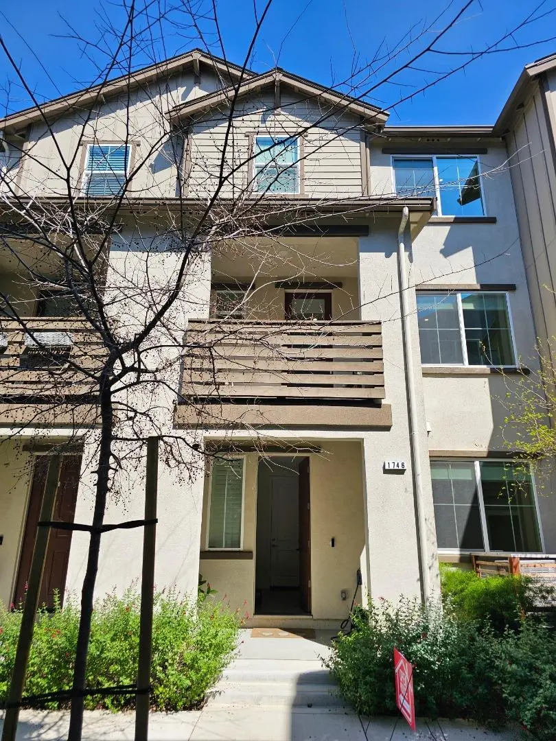 1746 Pedrozzi Cmn, LIVERMORE