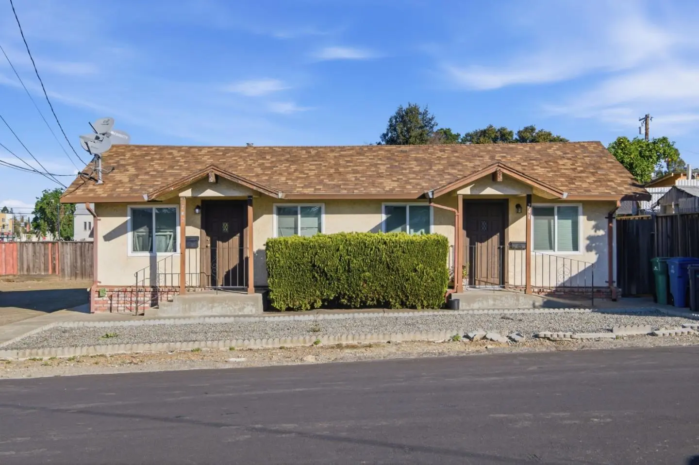 744 Broadway St, HAYWARD