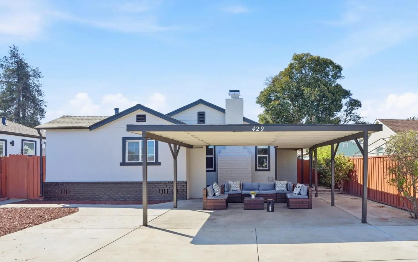 429 Daisy Ln, East Palo Alto