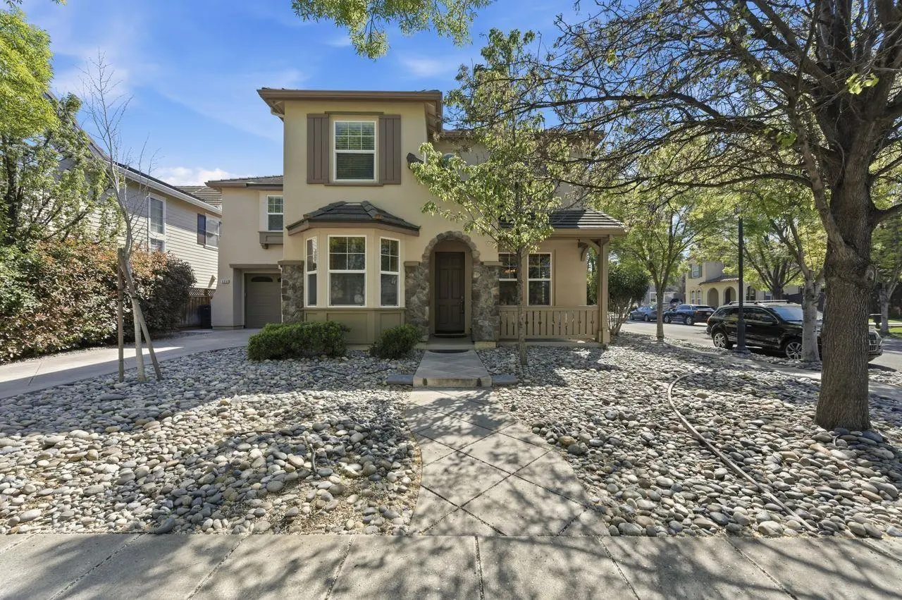 698 W Rico Way, TRACY