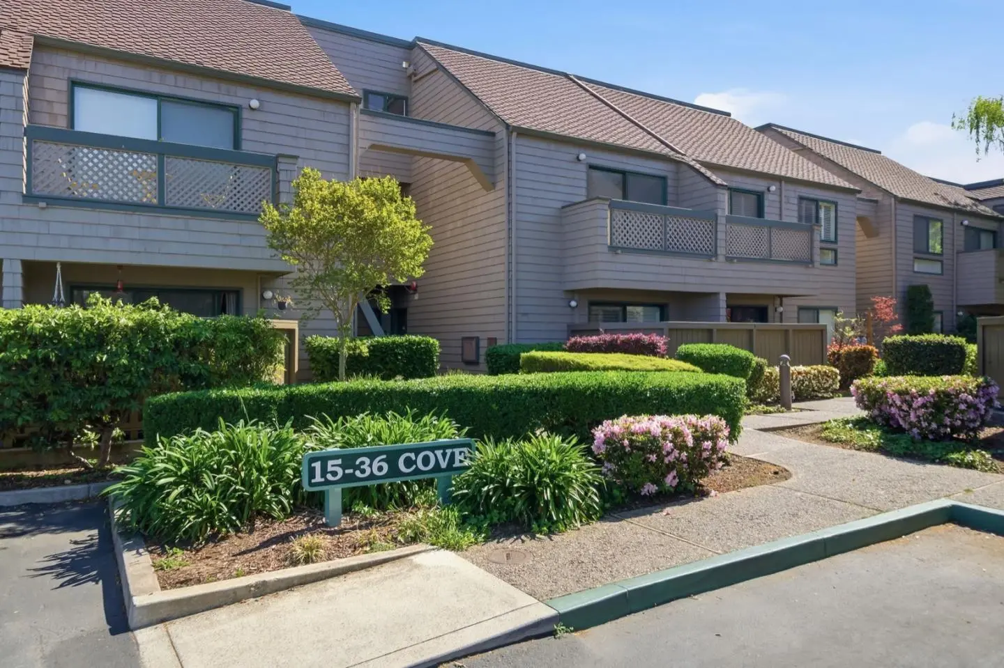 32 Cove Ln, Redwood Shores