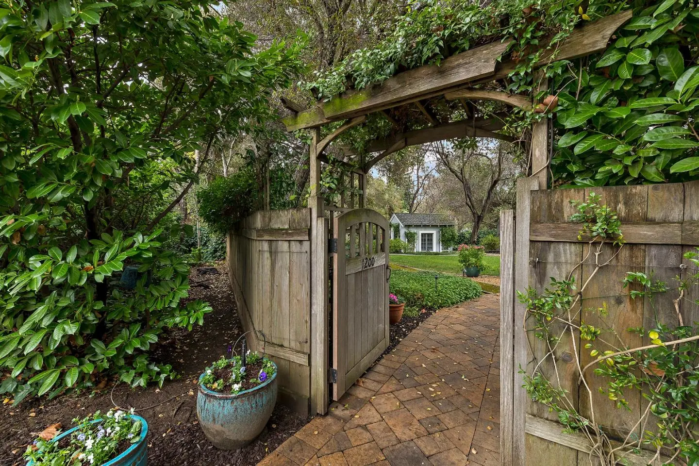 1200 Woodland Ave, MENLO PARK