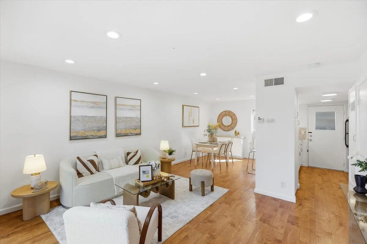 236 E Red Oak Dr B, SUNNYVALE