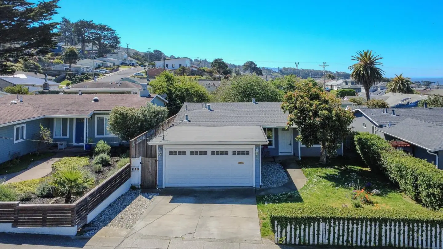 352 Monterey Rd, PACIFICA