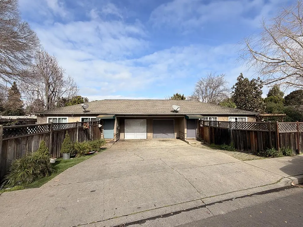 1807 Woodland Ave, EAST PALO ALTO