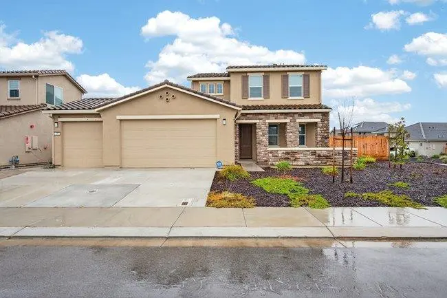 1096 Wildrose Dr, HOLLISTER