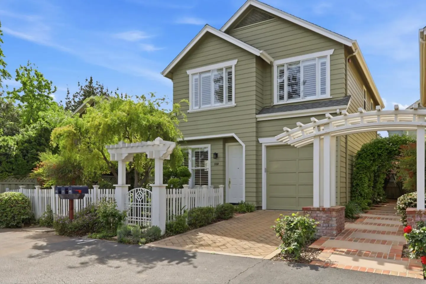 550 Gabilan St, LOS ALTOS