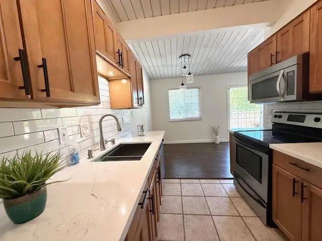 845 Division St D, PLEASANTON