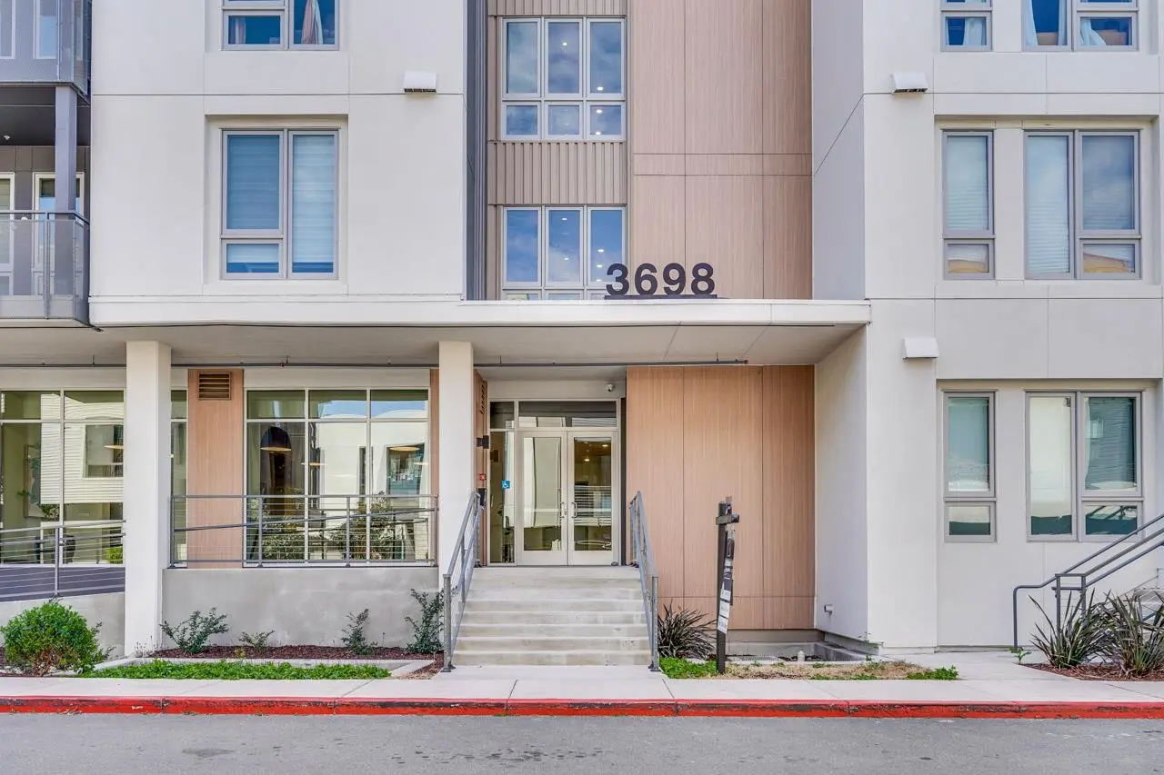 3698 Vision Cmn 221, FREMONT