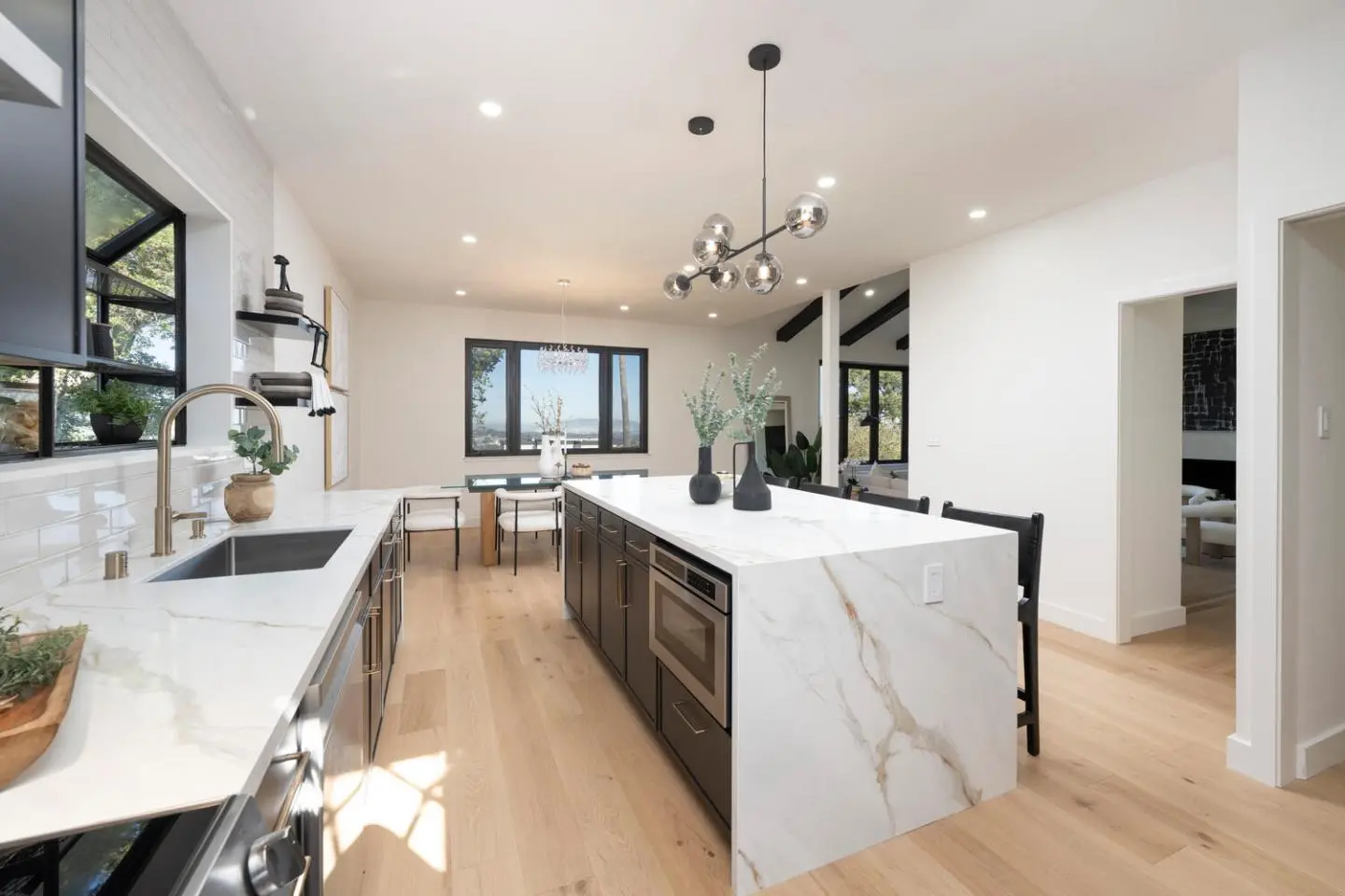 2612 Lincoln Ave, Belmont