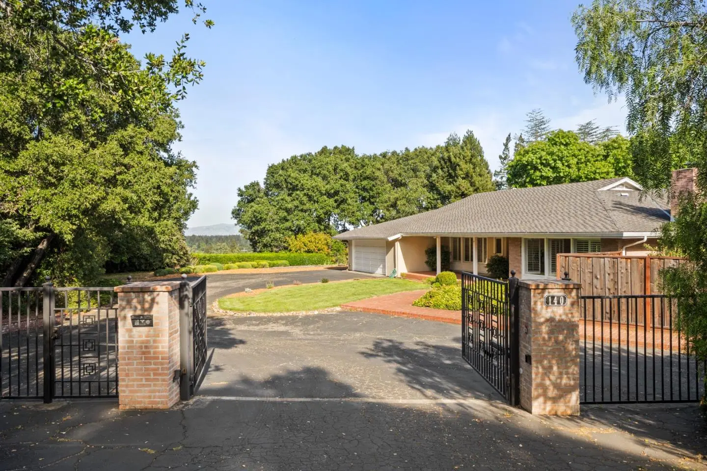 140 Northridge, WOODSIDE