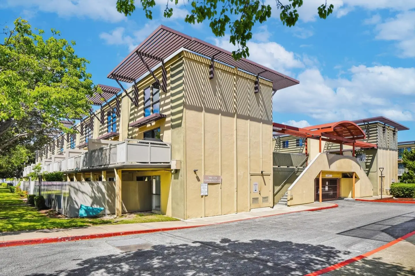 3203 Admiralty Ln, Foster City