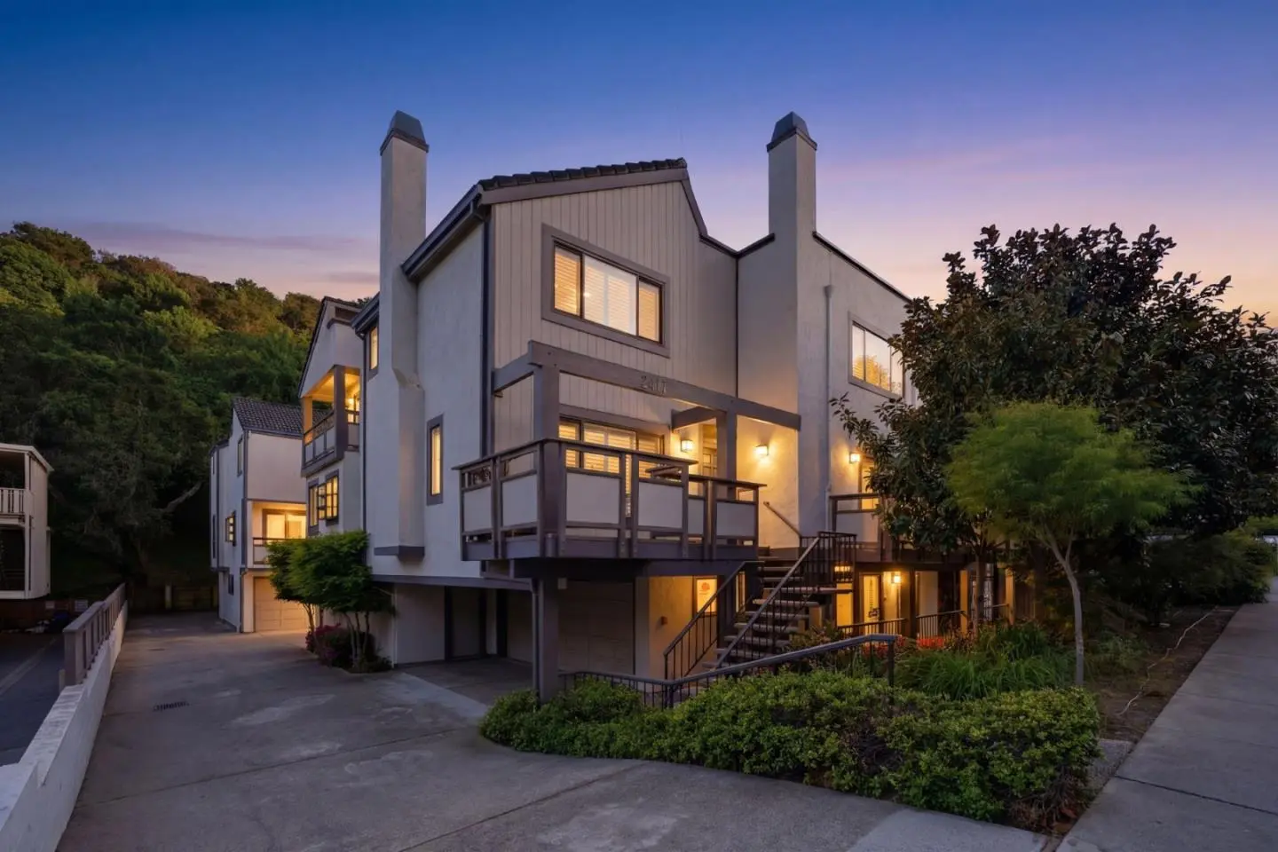 2411 Carlmont Dr 110, Belmont