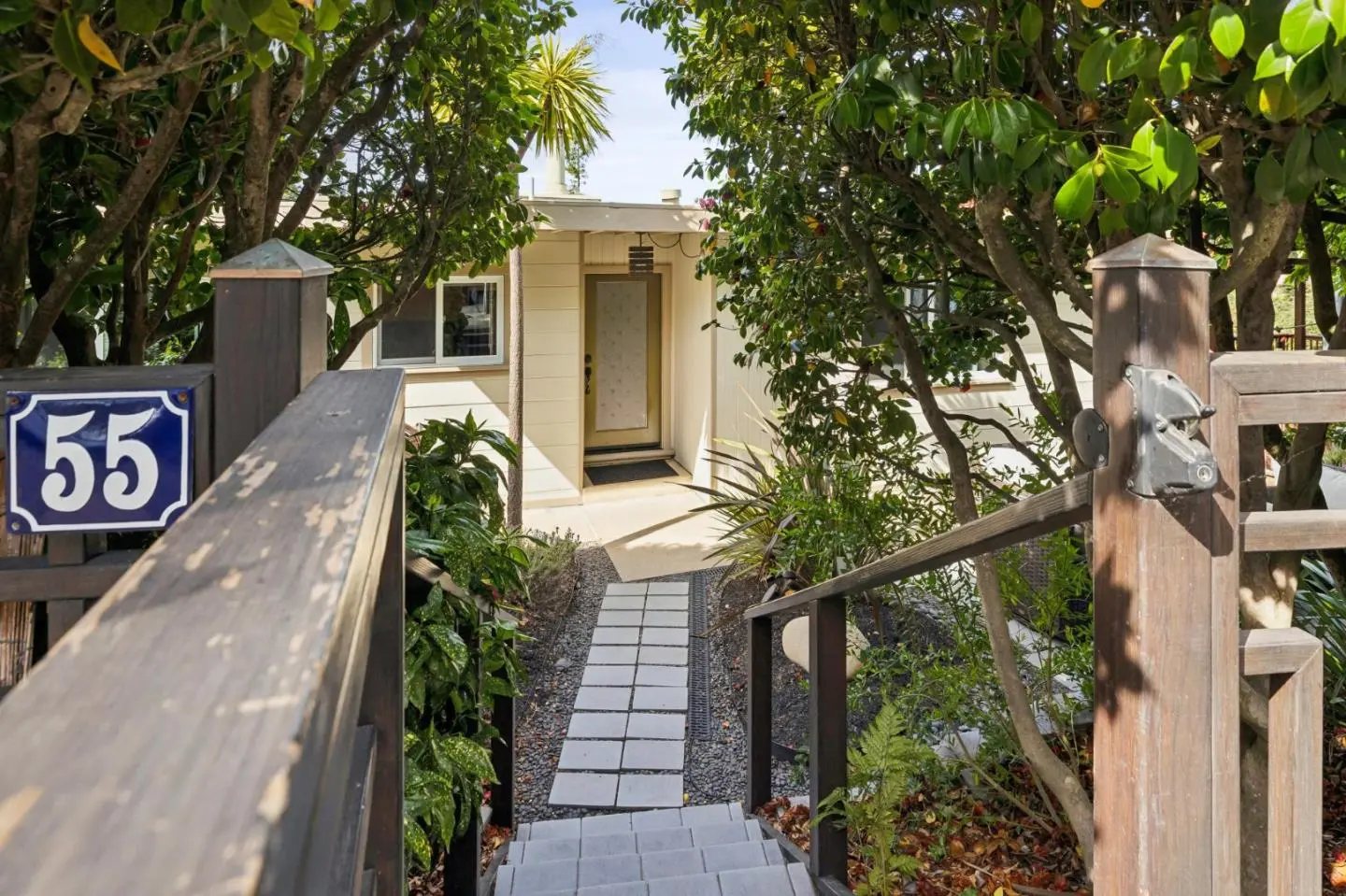 55 Asilomar Cir, OAKLAND