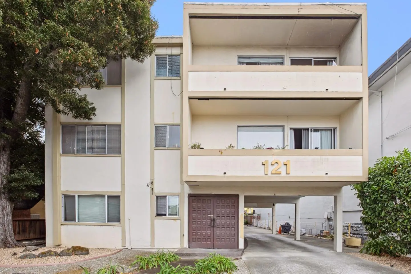 121 Lorton Ave, BURLINGAME