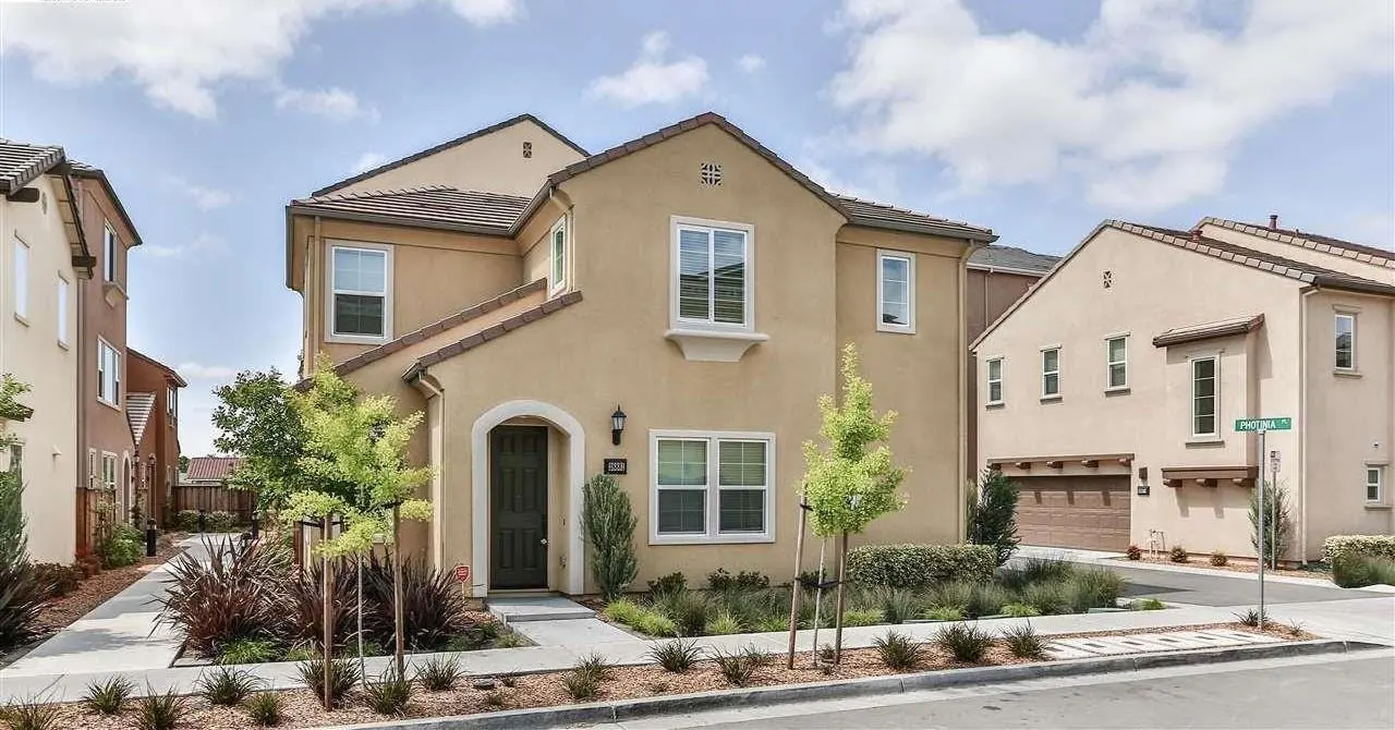 38881 Photinia Pl, Newark