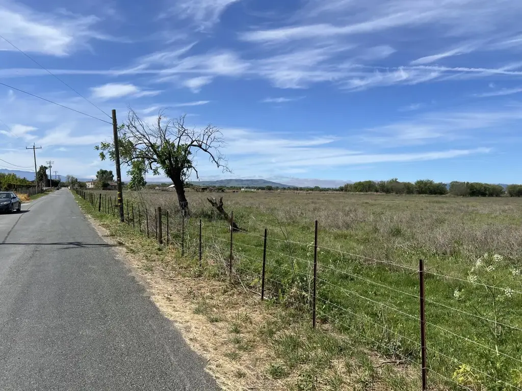 Pacheco Pass Hwy, HOLLISTER