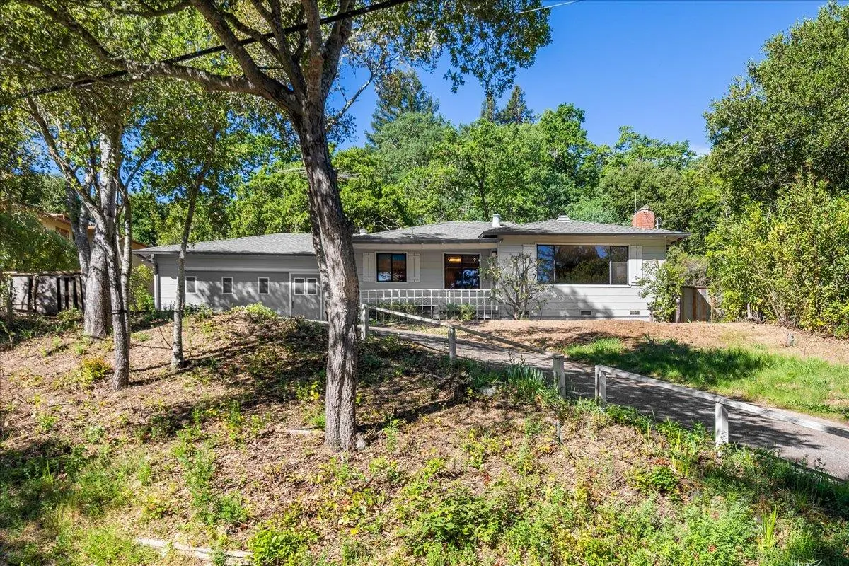 208 Canyon Dr, PORTOLA VALLEY
