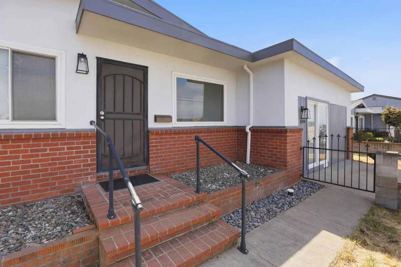 1140 Palm Ave, Seaside