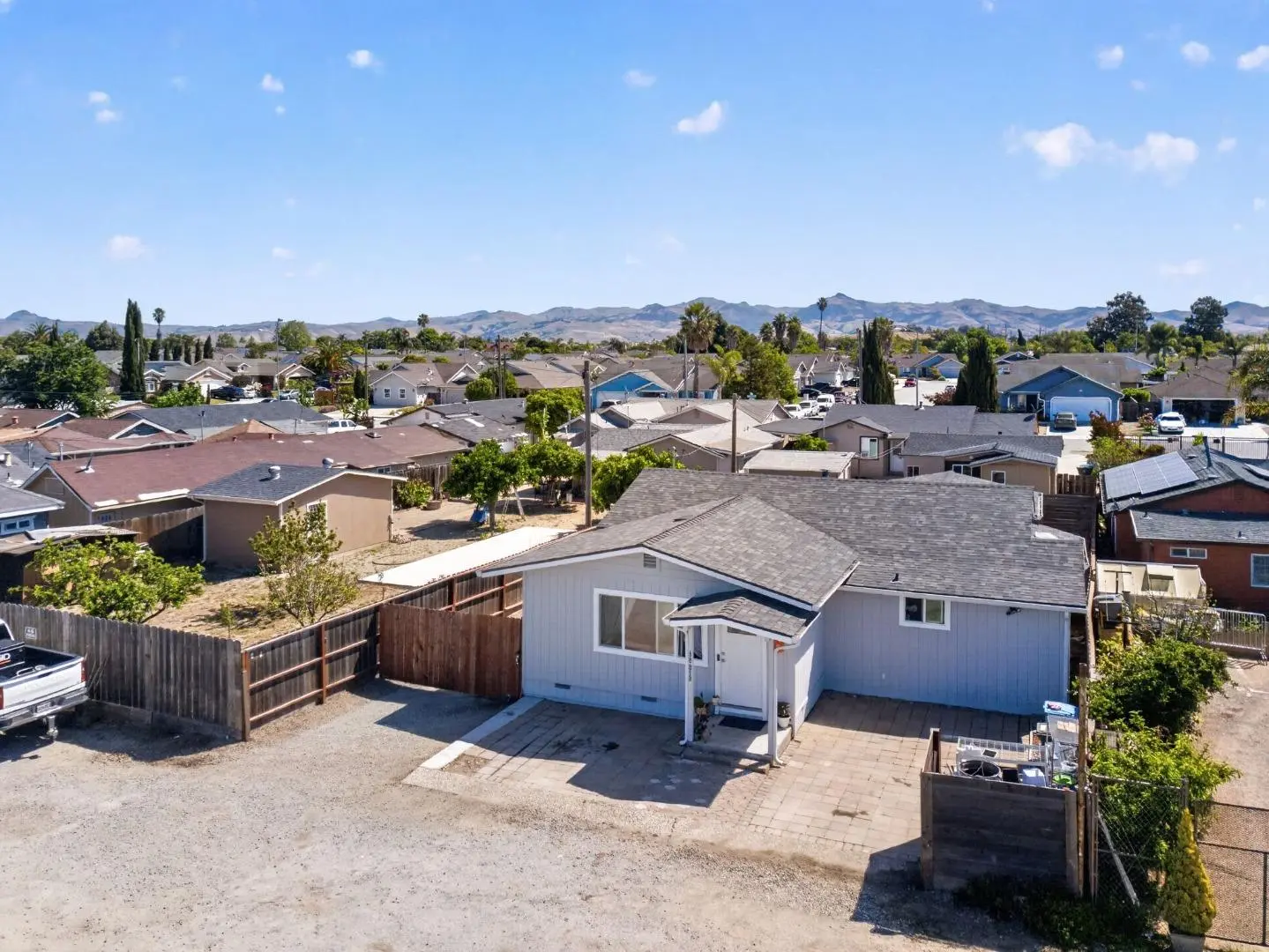 420 Bridgevale, HOLLISTER