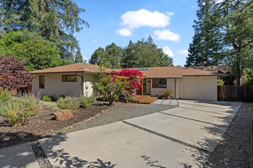 25 Sharon Ct, Menlo Park