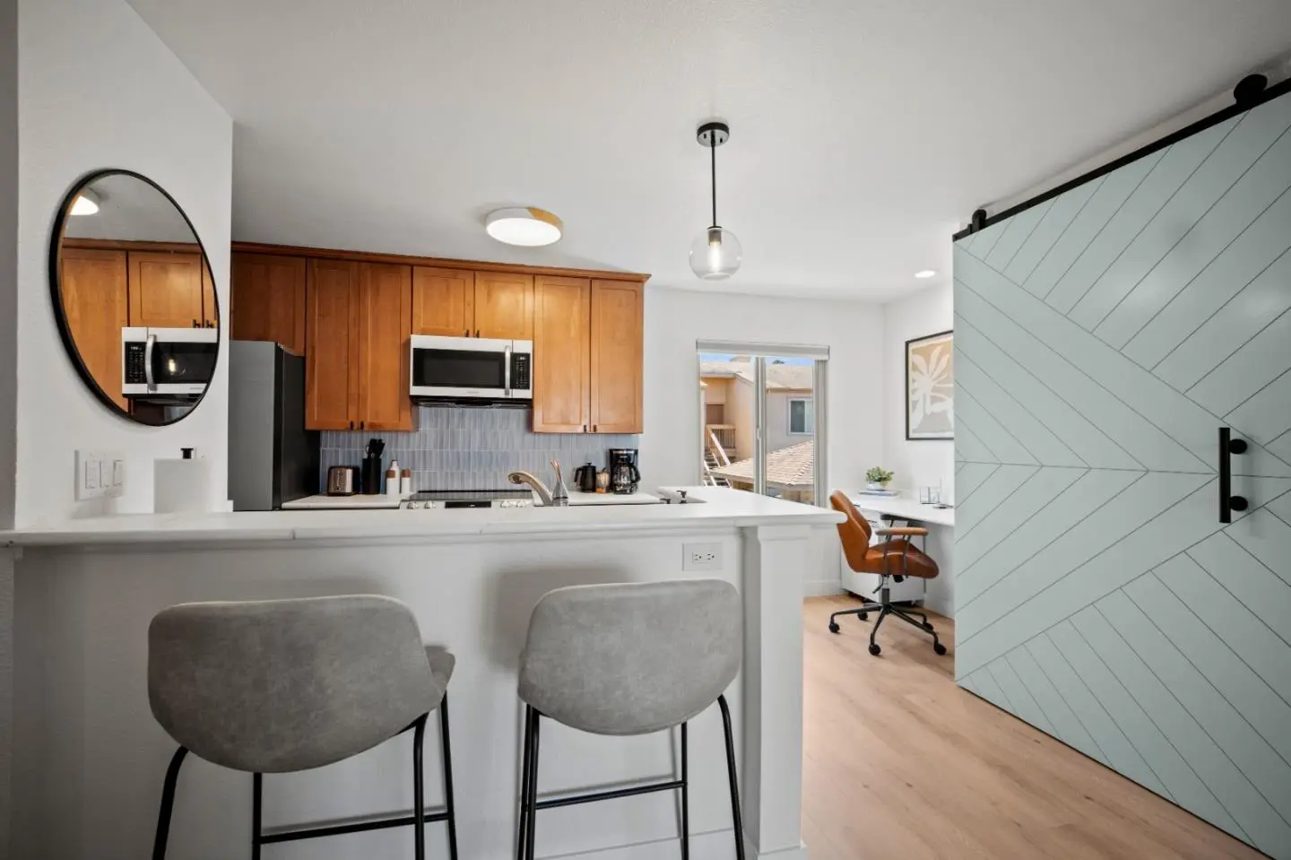 300 Glenwood Cir 308, Monterey