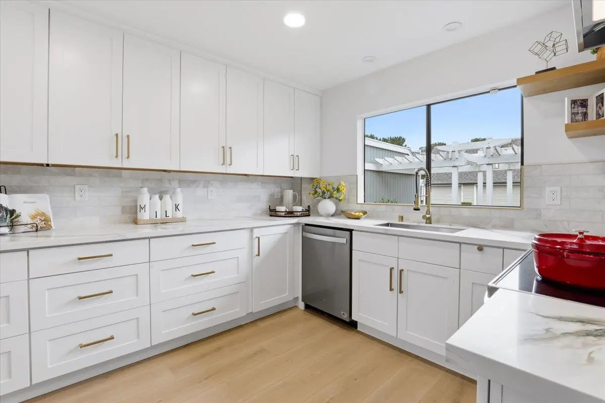 812 Ram Ln, Foster City