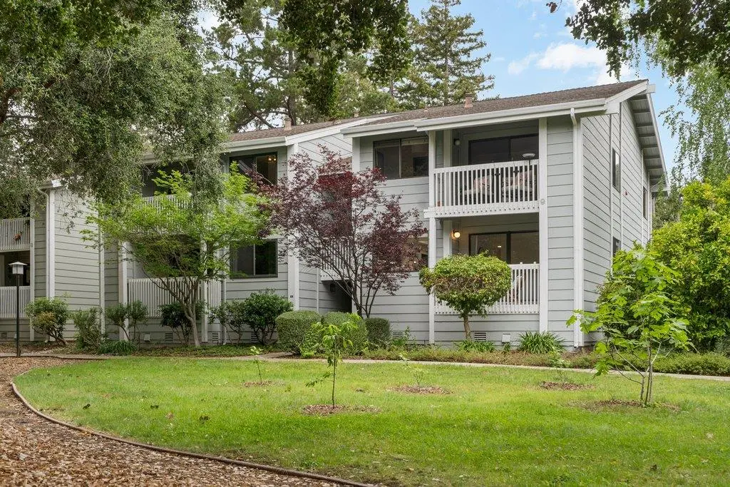 938 Clark 49, MOUNTAIN VIEW