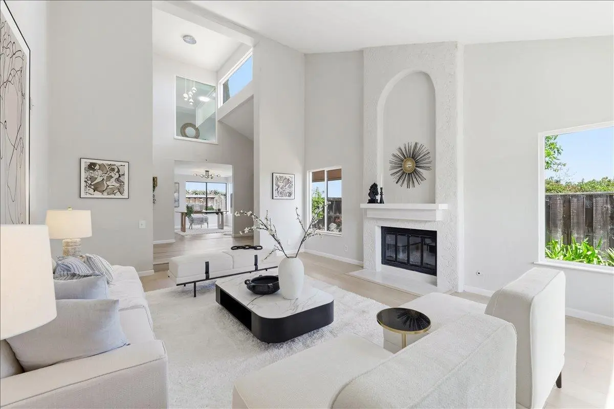 12 Riviera Cir, Redwood City