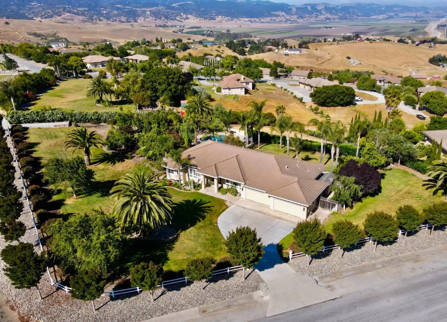 303 Taryn Ct, Hollister