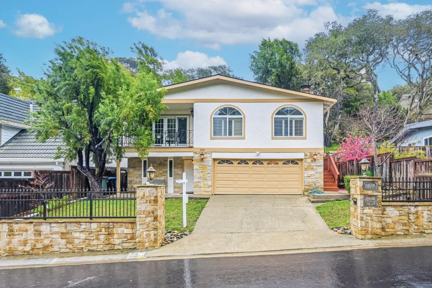 3202 E Laurel Creek Rd, Belmont