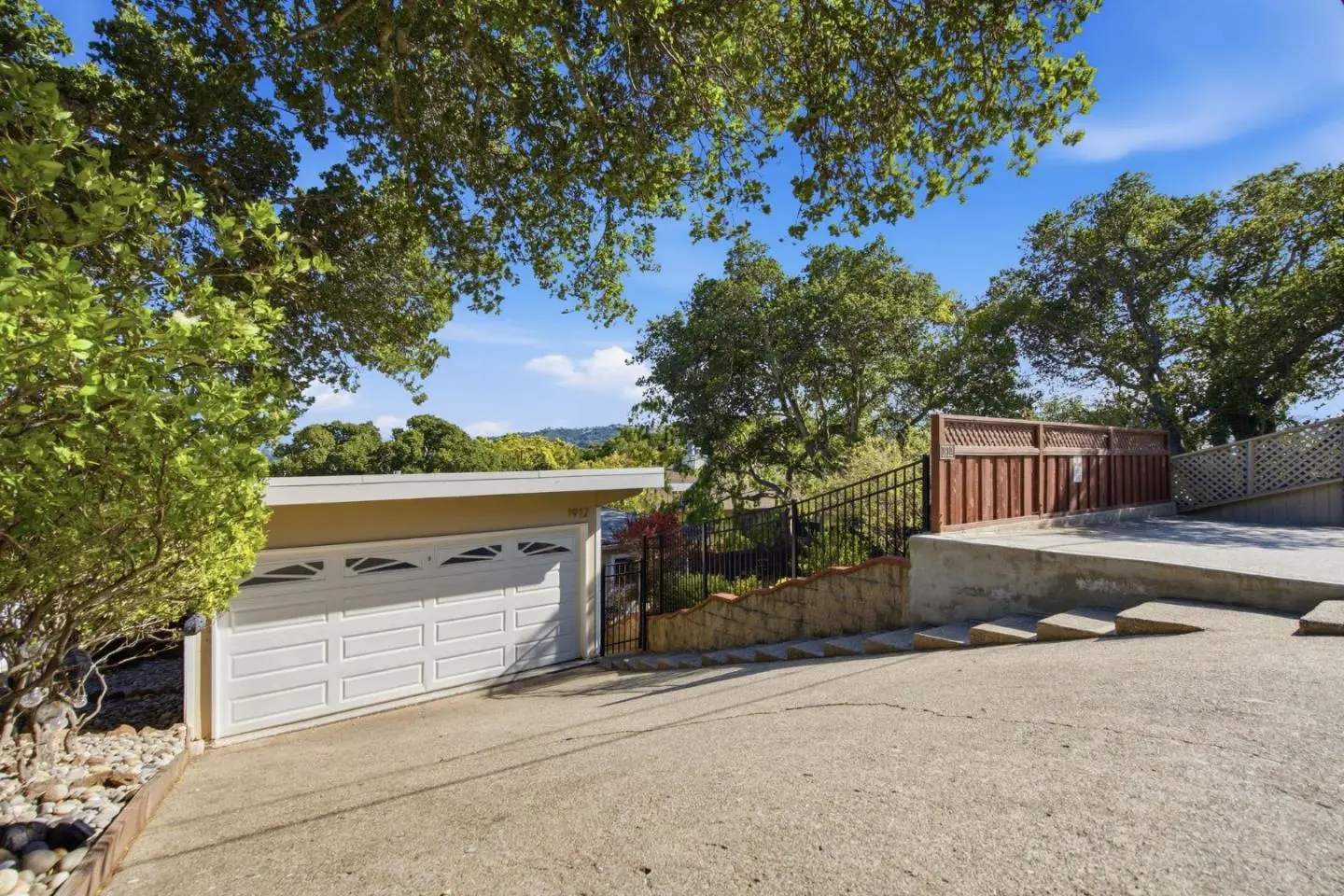 1912 Oak Knoll Dr, BELMONT