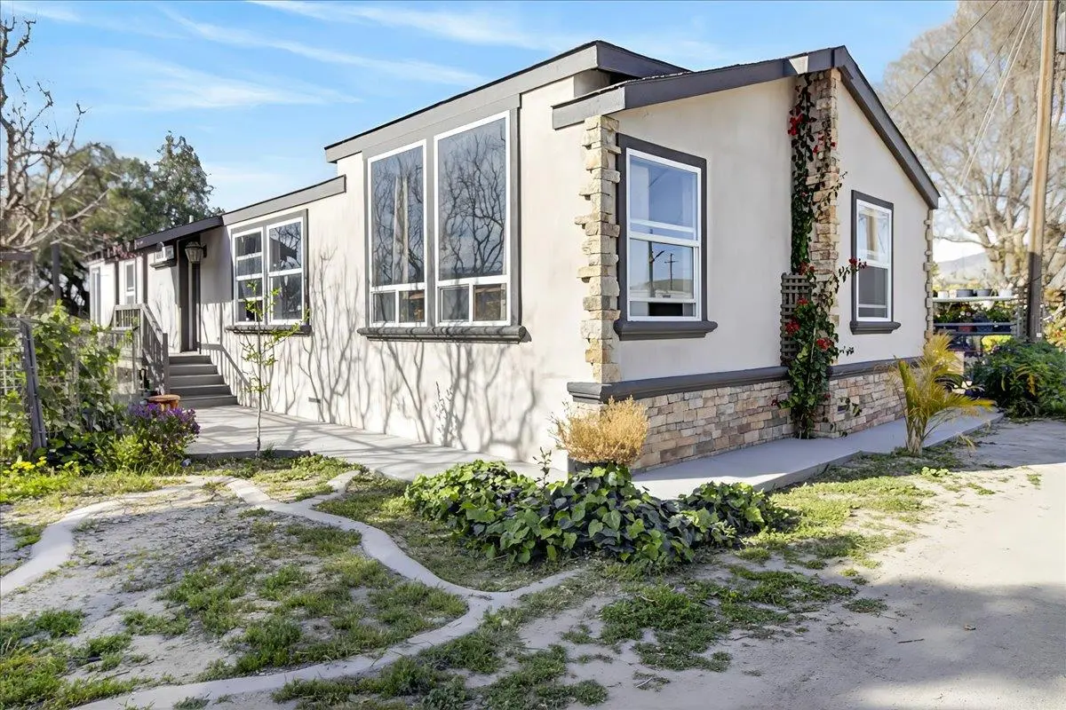 22 Front St 22, SOLEDAD