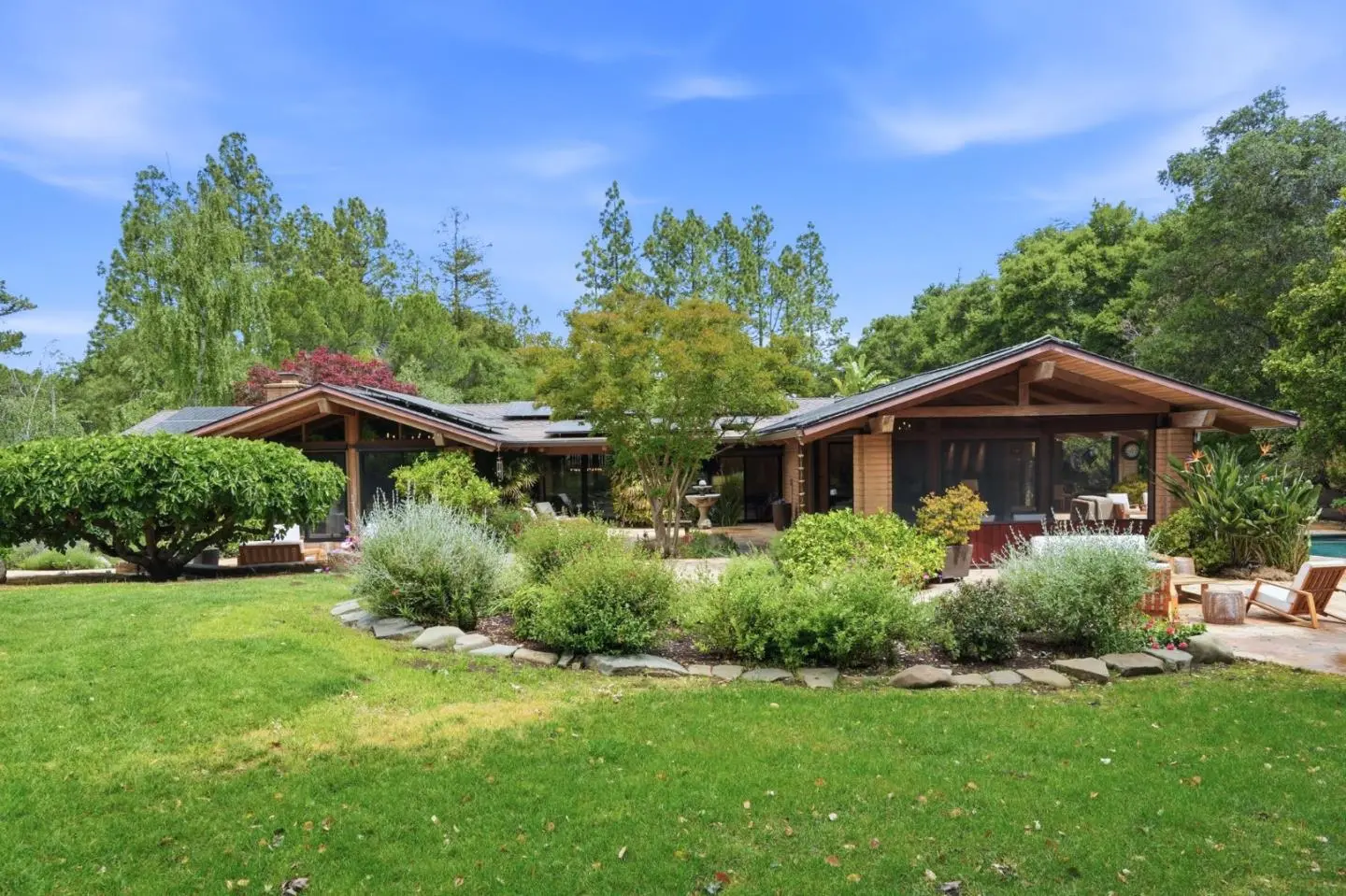 Loyola Dr, Los Altos